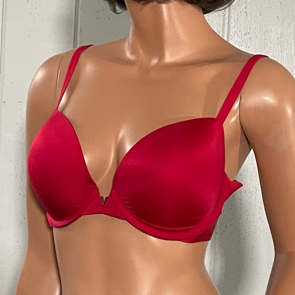 Victoria's Secret Women's Red Push up Bra Sz 38C